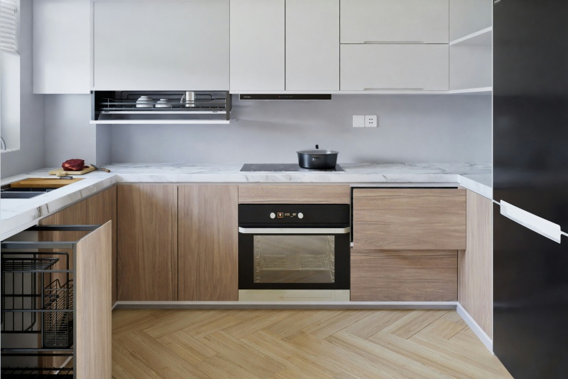 Two-tone cabinet painting techniques Two-tone cabinet painting techniques