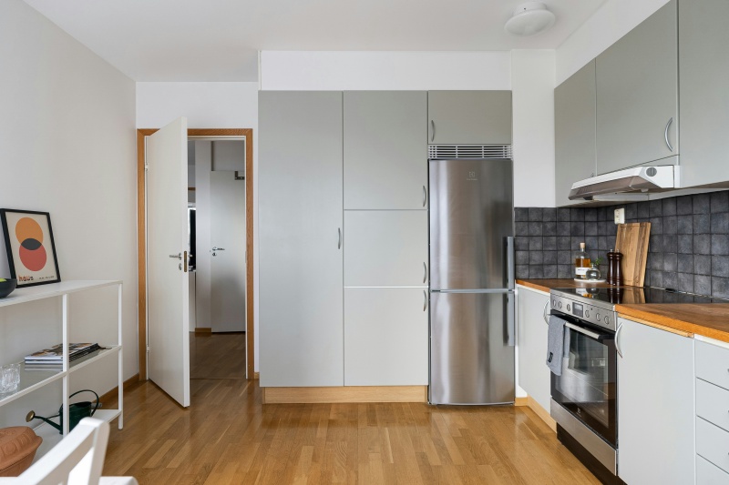 Chic metal texture cabinetry trend