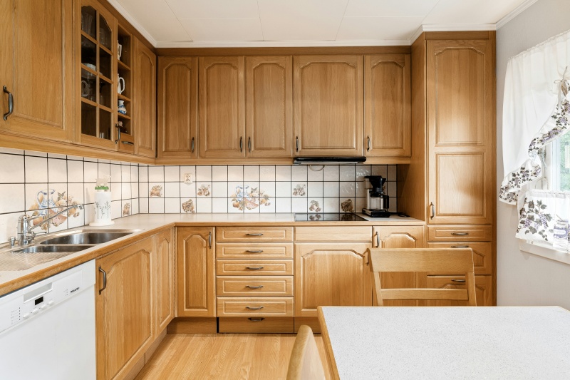 Customizable wooden cupboard storage units