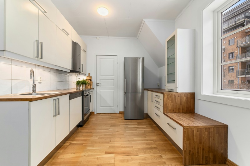 Efficient space saving cabinet design