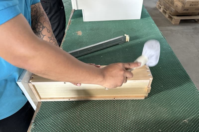 Pre-assembly and Installation Process of Kitchen Cabinets