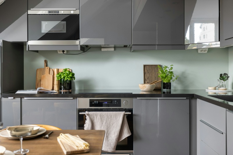 Unique flat frameless cabinet style