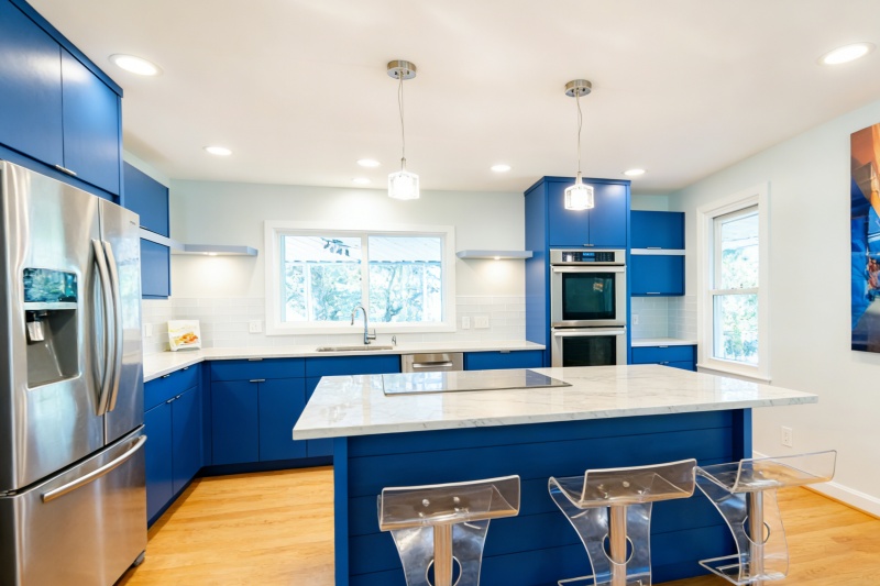 Frameless cabinetry for modern kitchens