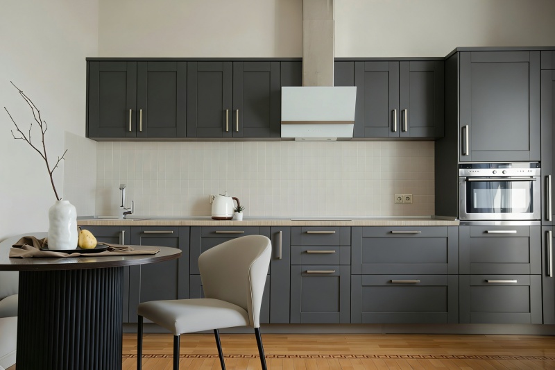 Chic and Stylish Grey Shaker Cabinetry Chic and Stylish Grey Shaker Cabinetry