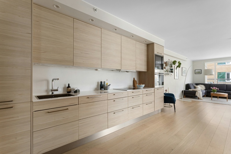 High-Quality Flat Panel Cabinets