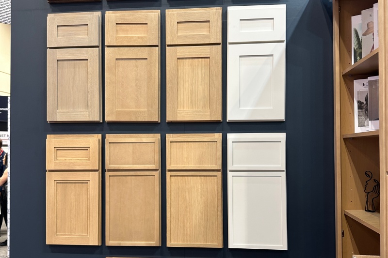 Shaker Wood Cabinets with Walnut Finish
