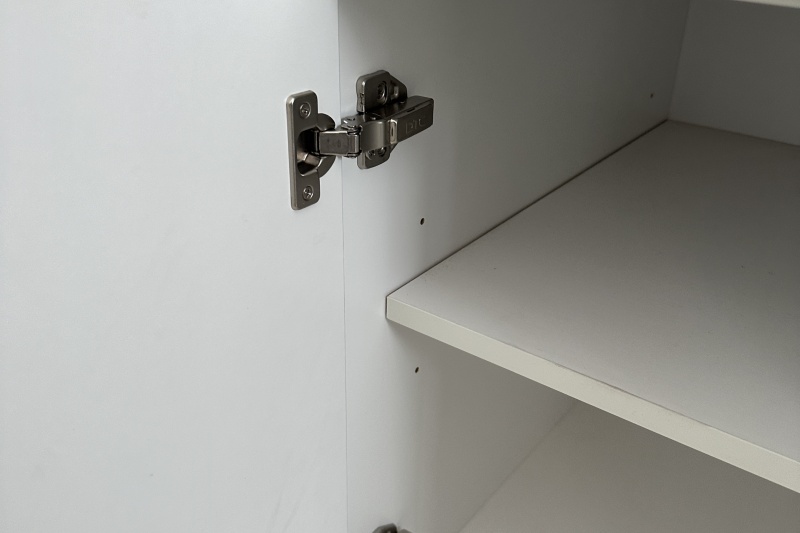 High gloss white kitchen cabinet fronts