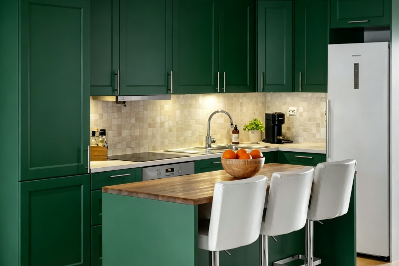 Forest green shaker kitchen drawers