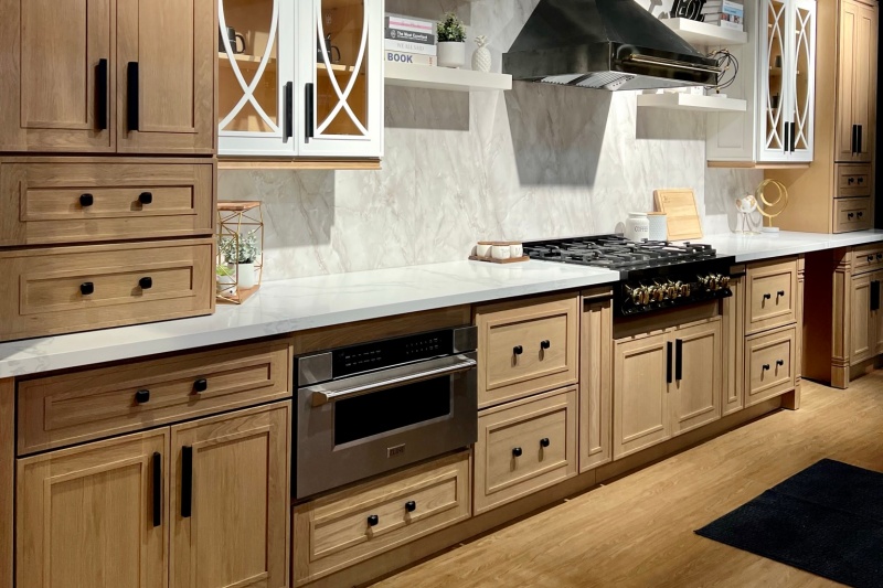 Budget-friendly wood similar to oak