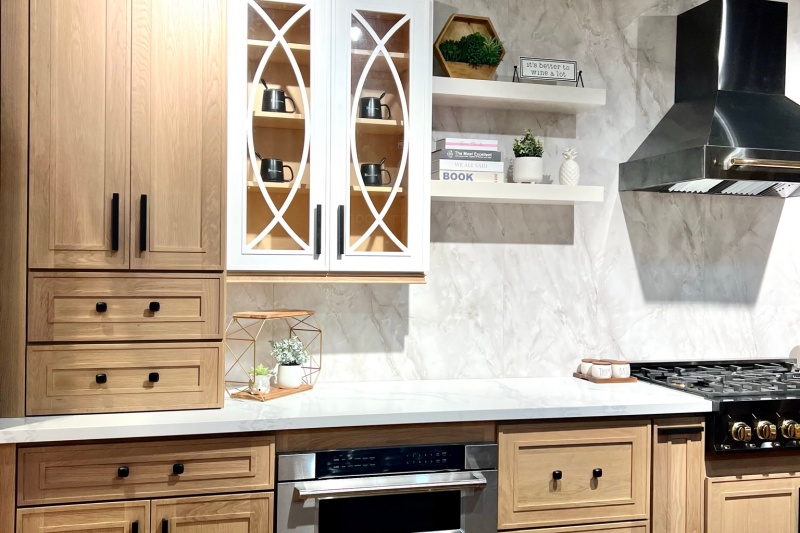 Avoiding discoloration in oak cabinets