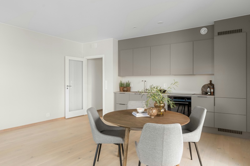 Frameless cabinets have a contemporary style
