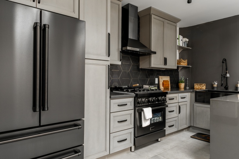 Classic Double Shaker Silver Kitchen Cabinet With Island