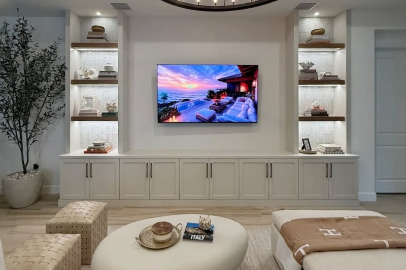 Custom-made wall cabinet shelves