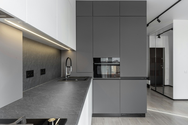 Aesthetics of glossy vs matte cabinets