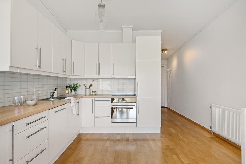 Benefits of choosing solid wood cabinets Benefits of choosing solid wood cabinets
