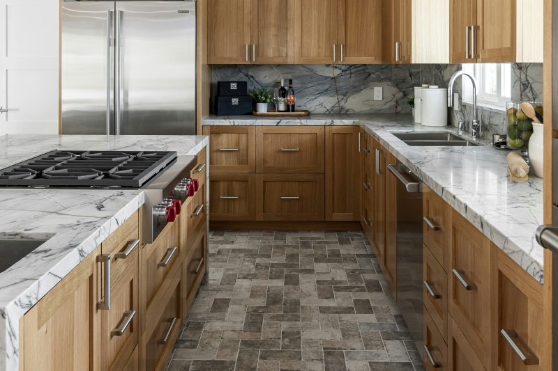 Warmth and richness of dark wood tones Warmth and richness of dark wood tones