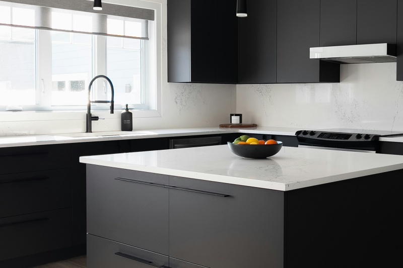 Sleek design with frameless cabinet doors Sleek design with frameless cabinet doors