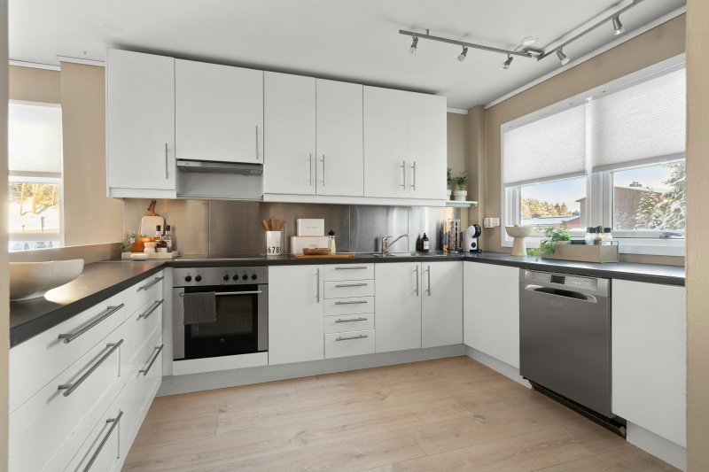 Placing decor that obstructs cabinet functionality
