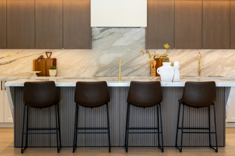 Modern minimalist hardware for cabinets