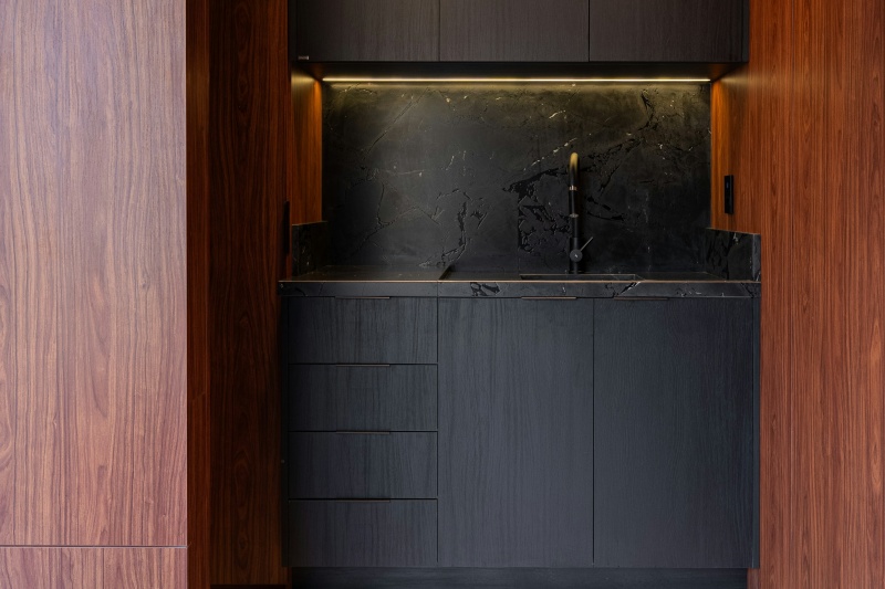 Stylish metal pulls for modern kitchens