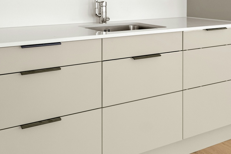 Advantages of handle-less kitchen cabinets