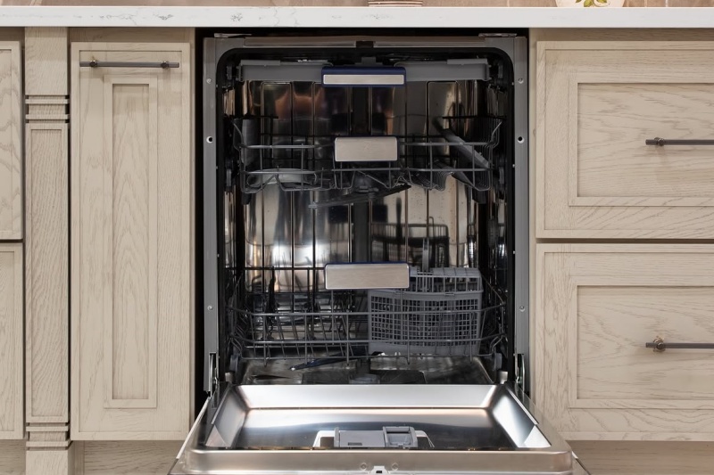Tailor-made concealed appliance storage